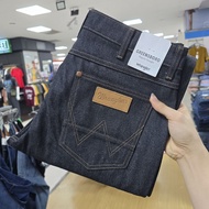 Raw Fabric Jeans [13Oz] Wrangler Men's Straight-Leg Style [GREENSBORO] Midnight Color Model [MGREN25