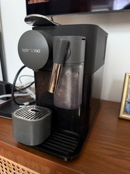 Nespresso Lattissima One Coffee Machine F121 -