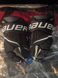 Bauer Hyperlite ice hockey gloves