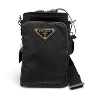 成色極佳 ▼ PRADA 2ZH155 尼龍皮革 Re-Nylon 三角形 Logo 三角Plate手機殼單肩包 黑色 銀色五金 義大利製 男士 附包裝盒