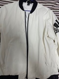 Adidas 白色外套 尺寸XL