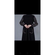 IZMIR'S ABAYA
