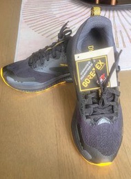 New Balance MTNTGRB5 Gore-Tex 越野跑鞋