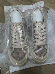 Coach 鞋