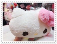 ♥小花花日本精品♥ Hello Kitty 絨毛娃娃 玩具 玩偶 趴姿 粉色蝴蝶結 生日禮物 情人節禮物50117406