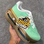Vomero 18 running shoes
