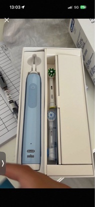Oral B Pro3 電動牙刷