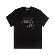 KEDS เสื้อยืด รุ่น LIVE LIKE YOU MEAN IT LOOSE T-SHIRT สีดำ ( F24APT02017 )