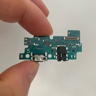 Samsung A50 charging board with ic/charging flex Samsung A50 with an ic, new replacement parts