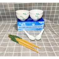Set of 4 Cups - 2 Porcelain Spoons - 4 Pairs of Bamboo Chopsticks P&G