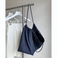 FB4 JY fashion2023 New Style Large Capacity Versatile Tote Bag Trendy Metal Chain Shoulder Messenger
