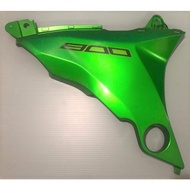 KAWASAKI Z800 COVER,PIVOT,RH,C.F.B.GREEN P/N 14092-0963-45Q (USED)