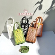 PK3 C Este Phone Bag