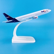 Baza Zinc Ally Material 1:400 16cm Airplane Model Aircrafts Boeing B777-200 FedEx Express Plane Mode