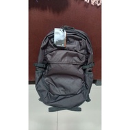 22L black backpack