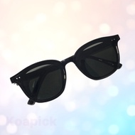 [2ditor] Lightweight Daily Black UV Protection Sunglasses, 1pc / Korean Sunglasses / UV Protection