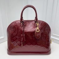  LV路易威登漆皮貝殼Amla手提貝殼包 