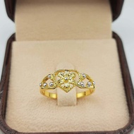 SK Jewelry แหวนหัวใจล้อมดอกไม้ ทองแท้ 9K
