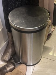不銹鋼腳踏垃圾桶
