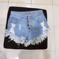 Short pants / Hot pants