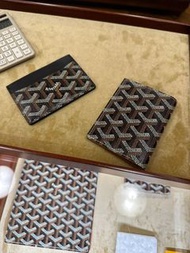 Goyard 卡片夾（圖左）