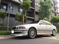 BMW 528i M版鋁圈 AC大包 黑內裝 多項精品改裝 內裝真的超級美