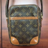 LV 經典Monogram斜背包 (Danube21 M45266)