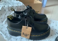 Dr.martens Holly 2孔絲帶鬆糕底 女靴