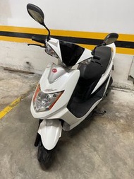 賣代步光陽VP 125cc 2013年 碟煞 車殼原廠無改裝，車況都正常，通勤、接送、外送代步車好車喔~