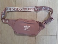 Adidas 腰包
