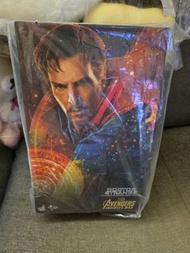 Hot Toys Doctor Strange 1/6 Avengers Infinity War