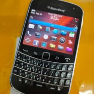 blackberry bold 9900