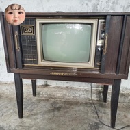 TV jadul. TV kayu.TV antik