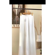 Lan’s Women's Pants in Shiny Fabric Wearing Ba Ba Ao Dai
