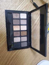 nude 時尚伸展台12色眼影盤 Maybelline 媚比琳 小禮服 煙燻 秋冬