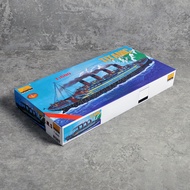 Trumpeter Assembly Model Electric Ship Model Comparison1:600Titanic Luxury Cruise Ship81302