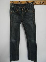 正 Levis 牛仔褲 女生  $500元含運