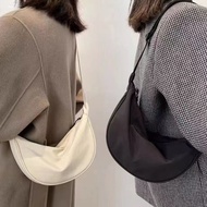 婚礼必备斜挎包包女2024新款可爱腰包胸包夏天包女生小挎包饺子包运动背包Integrity recommendation