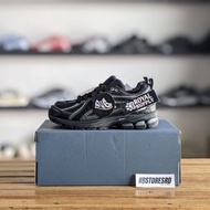 Men's Shoes 1906R Black Silver