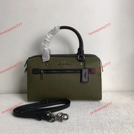 coach蔻馳  3075 新款全新荔枝紋波士頓枕頭包 Coach 的經典代表 必備單品。尺寸_261813.，