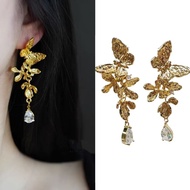 European American Retro Golden Butterfly Earrings Unique Unique Unique Cool Style Earrings