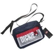 [ Dickies แท้ 100% ] กระเป๋าสะพายข้างผู้หญิง Dickies ปี 2021 Simple Simple สะพายข้าง Crossbody รุ่น D15 (3สี)