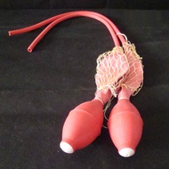 Rubber squeeze ball for automatic burette