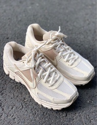 🔥<正貨預訂5日>💥NIKE ZOOM VOMERO 5 PALE IVORY 象牙白 米白 米色 奶茶色 （FQ6868-111 ）情侶款 ｜y2k nb530 327 asics dunk low
