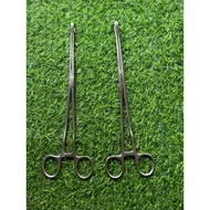 Pen Tim has 2 teeth, where are big