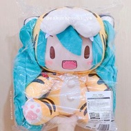 全新絕版現貨 SEGA 世嘉 Vocaloid V家 初音未來 Miku Fufu fuwa fuwa（LL size）虎年 寅年 2022 ver. 巨型坐姿毛絨抱枕公仔玩偶 正版周邊代購（代理版）