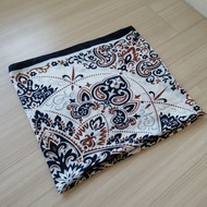 Shawl Can Be Worn Scarf Large Size 72 Inches (183*80 Cm.) Second Hand Graphic Pattern Good Fabric So