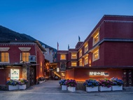 中式大床房（暖氣+大幕投影+智能馬桶） (中式大床房（暖气+大幕投影+智能马桶）)