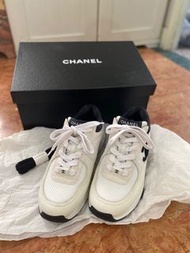 Chanel 經典雙C Logo 運動鞋