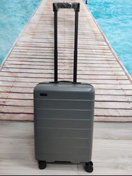日本Mave 20 吋登機行李箱旅行箱 + 最好的Himomoto 專利靜音輪Japan Mave 20 inch lugguage with Hinomoto silent wheels for handcarry 23 x 36 x 55cm